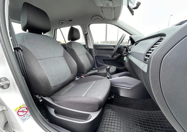 Skoda Fabia cena 39900 przebieg: 119370, rok produkcji 2018 z Książ Wielkopolski małe 407
